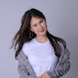 Meet your Posher, Aisana